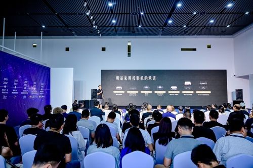 想要足不出戶(hù)就能看到銀河 明基新款旗艦級(jí)投影w6000l幫你實(shí)現(xiàn)