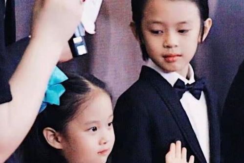 有種 日系 叫鄧超兒子,在日本被追捧,國(guó)內(nèi)冷清,看完照片懂了